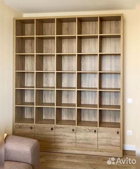 Красивый распашной шкаф