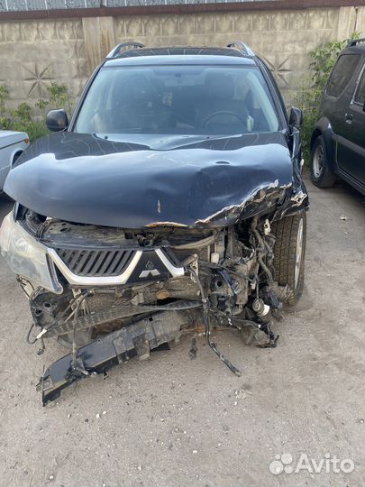 Mitsubishi Outlander 2.4 CVT, 2008, битый, 160 000 км
