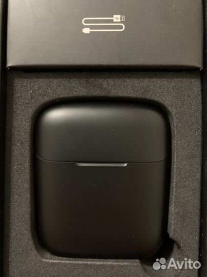 Микрофон беспроводной с зарядным кейсом