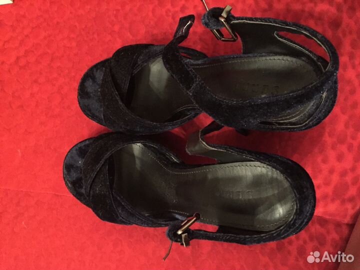 Новые босоножки из бархата