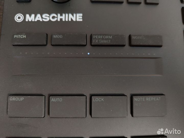 Контроллер NI Maschine Mikro Mk 3