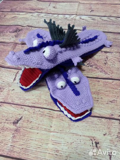 Носки вязаные, крылатые драконы, усатая лиса