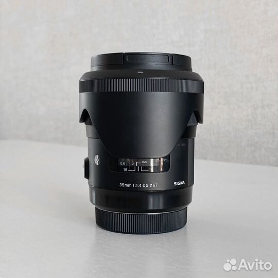Объектив Sigma AF 35mm f/1.4 DG HSM Art Canon