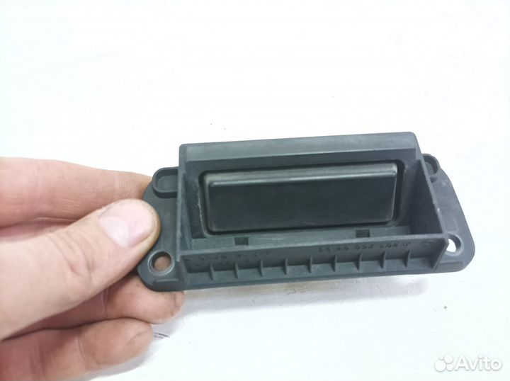 Кнопка крышки багажника Mercedes Benz W204