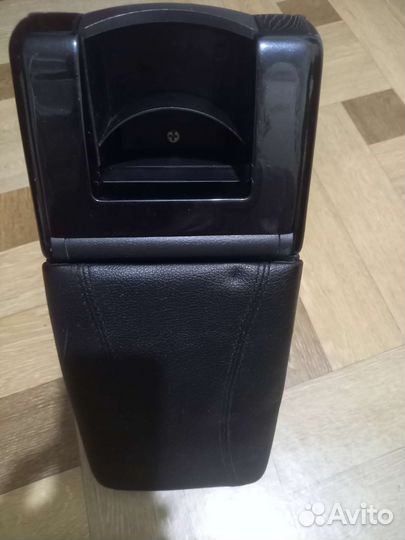 Подлокотник