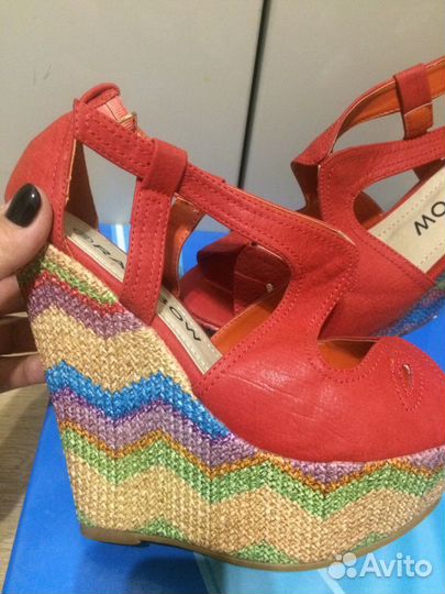 Босоножки новые