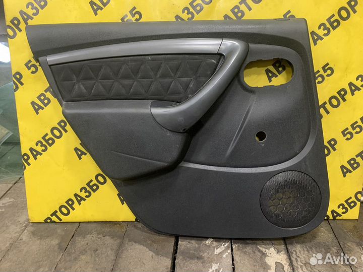 Обшивка двери задняя левая Renault Duster