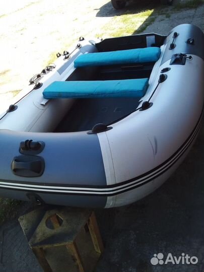 Лодка пира 290