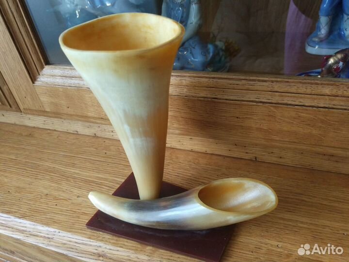Сувенир-подставка из натурального рога