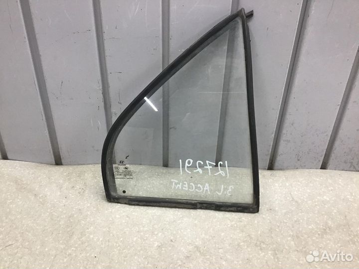 Стекло кузовное глухое правое Hyundai Accent II (т