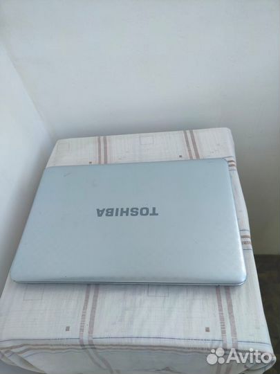 Мощный 17 дюймовый (Core i5 6Gb GeForce GT525m)