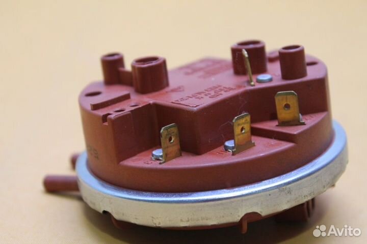 Прессостат Siemens 00170699 бу. 6044