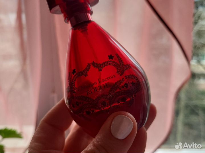 Avon christian lacroix rouge