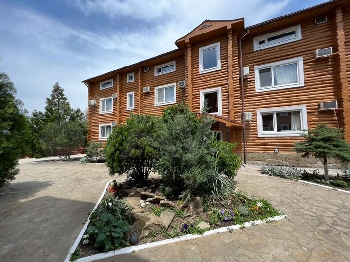 Доля в 2-к. квартире, 40 м², 1/3 эт.