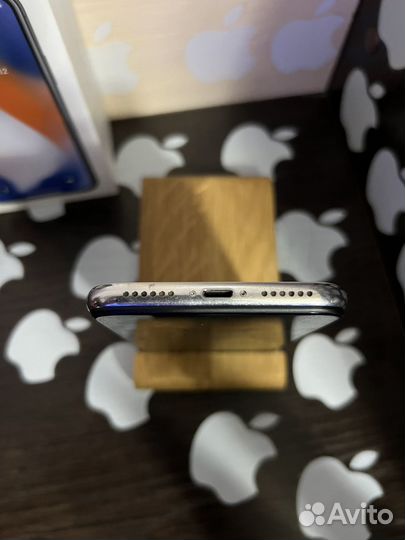 iPhone X, 64 ГБ
