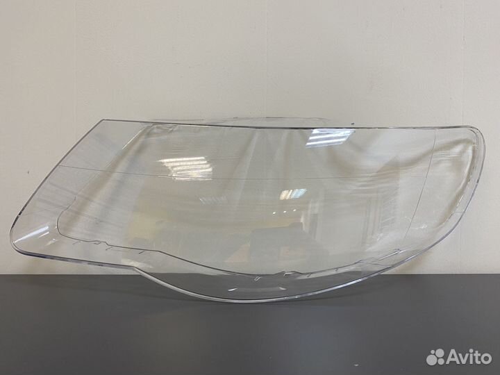 Стекло фары Volkswagen Touareg 2006-2010 г.в