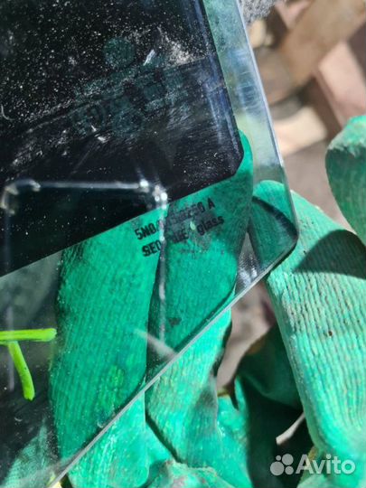 Стекло двери заднее левое Volkswagen Tiguan 1 2010