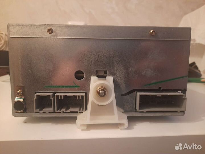 Штатная магнитола Ford Escape