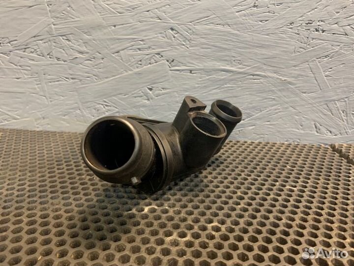 Корпус термостата Audi A4 B7 BWE 2008