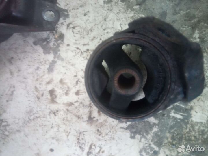 Опора двигателя Kia Ceed ed