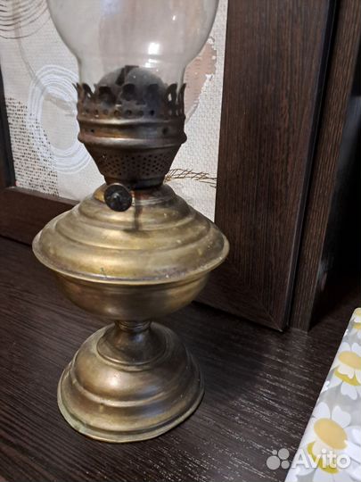Старинная керосиновая лампа