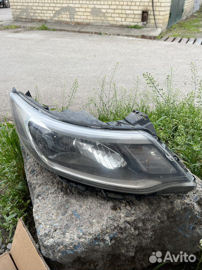 Передняя правая фара на kia rio 3 рестайлинг