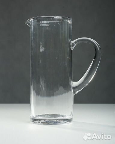 Высокий графин из рифленого стекла