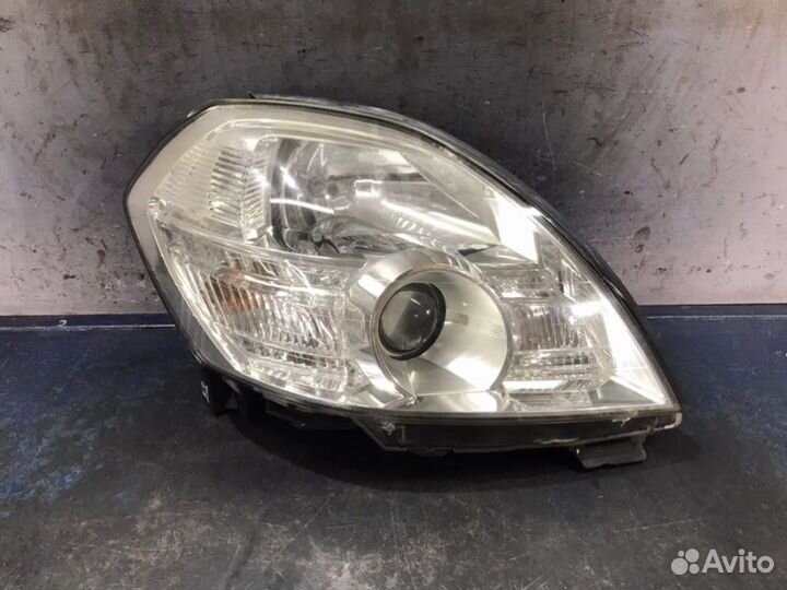 Фара галоген правая Nissan Teana J31