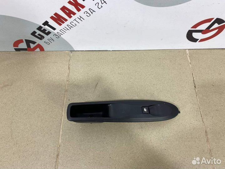 Кнопка стеклоподъемника Citroen C4 II 2011