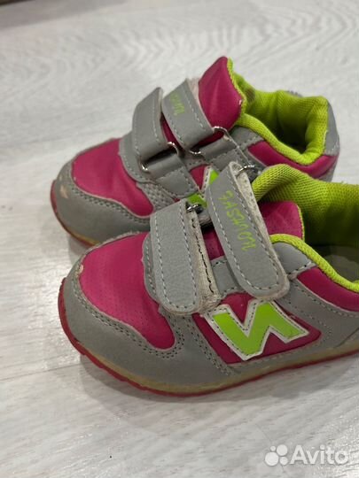 Кроссовки для девочки 22