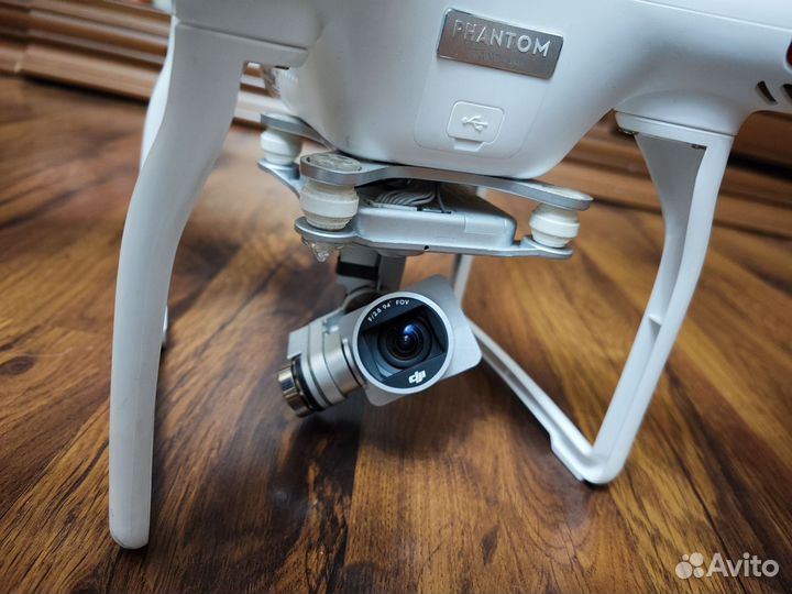 Квадрокоптер DJI Phantom 3