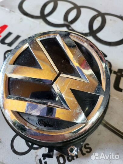 Ручка крышки багажника Volkswagen Golf R7 5G9827469D