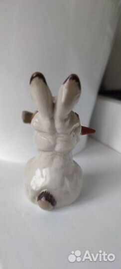 Фарфоровая статуэтка