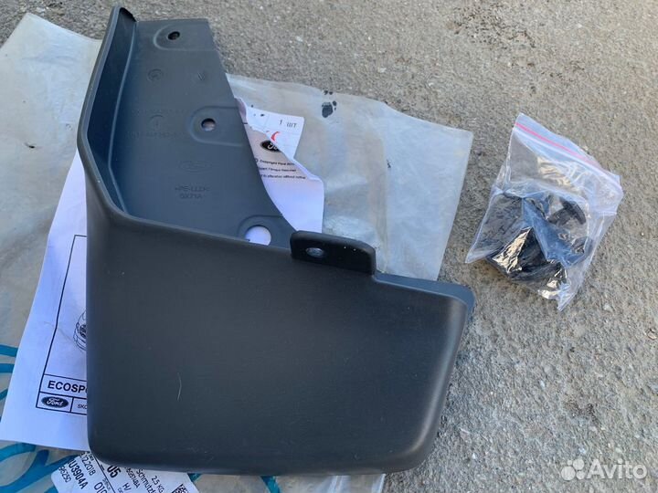 Брызговик передний левый EcoSport