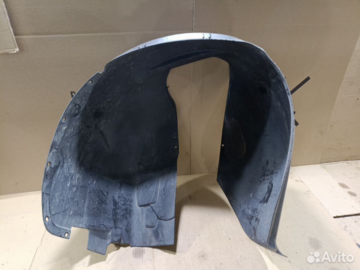 Подкрылок Volvo V50 MW передний левый