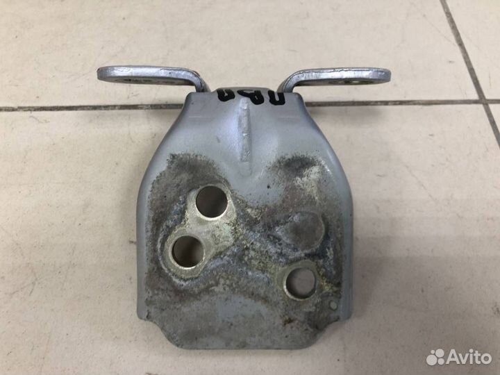 Петля двери передней правой верхняя Hyundai Accent