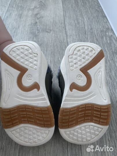 Кроссовки детские 22 размер