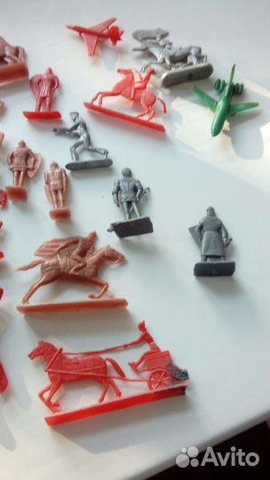 Солдатики и техника. Игрушки