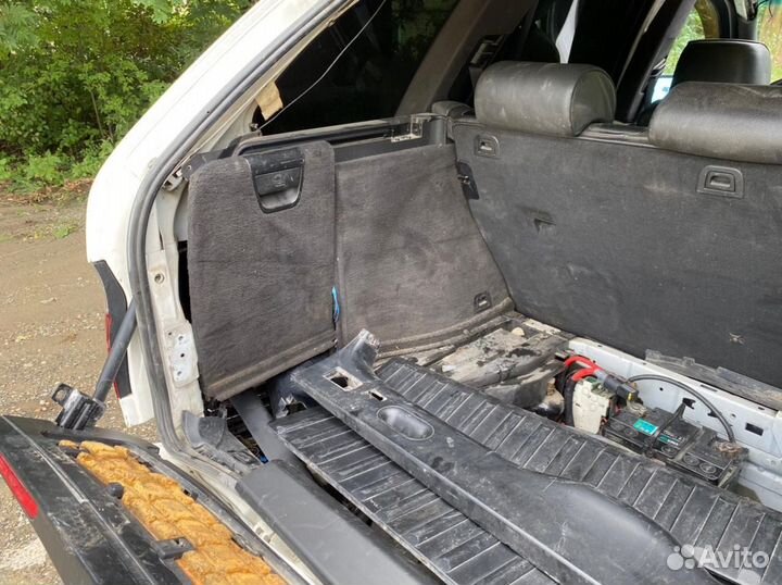 Обшивки багажника BMW X5 E53