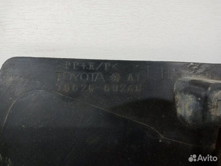 Брызговик задний левый Toyota Land Cruiser 200