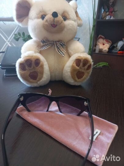 Солнцезащитные очки miu miu