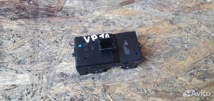 Блок управления стеклоподъемниками Opel Mokka 201