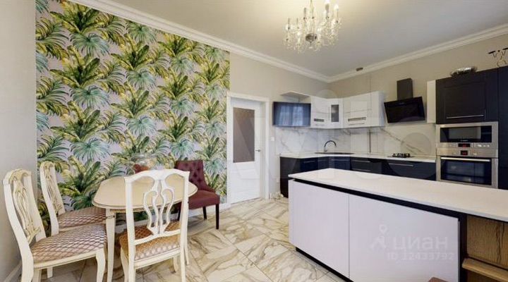 Дом 255 м² на участке 12 сот.