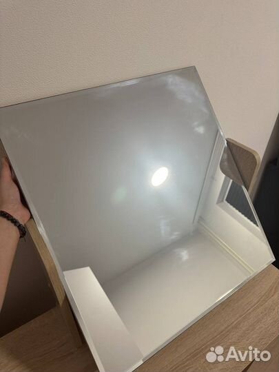 Туалетный столик с зеркалом