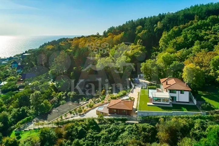 Дом 280 м² на участке 80 сот.