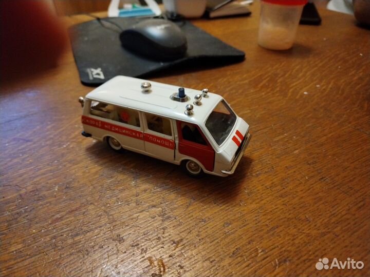 Модель 1:43 скорая помощь раф