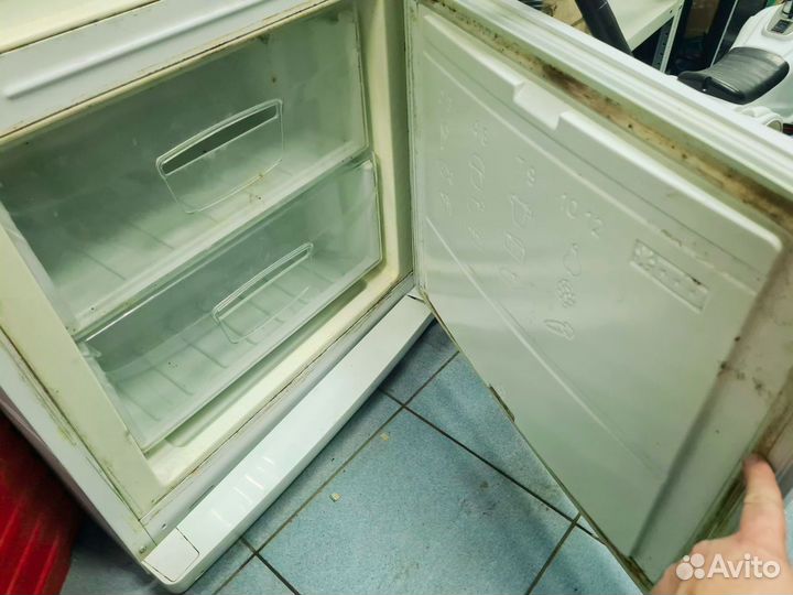 Холодильник indesit