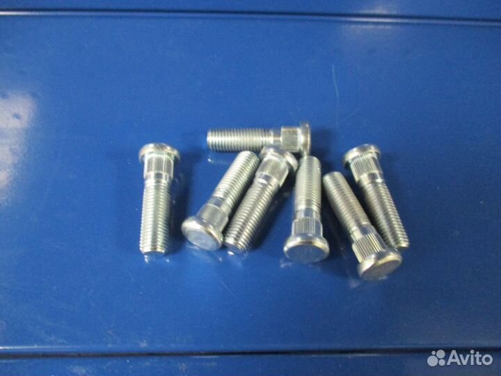 Колесная шпилька Форд