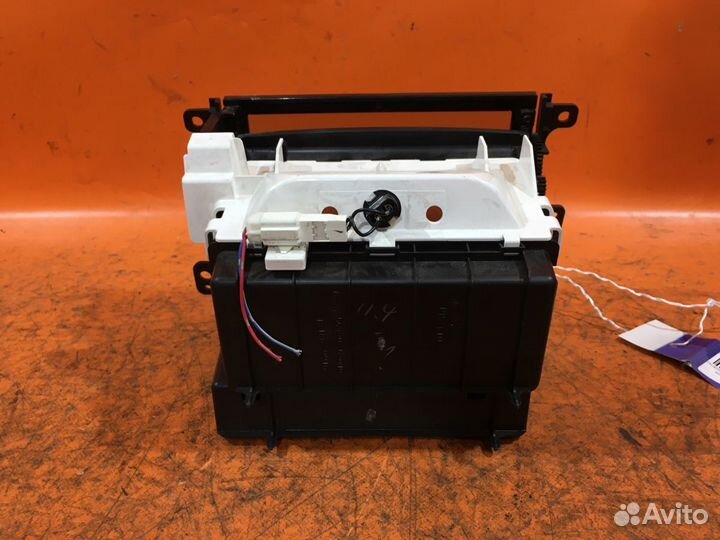 Бардачок Toyota Ist NCP61