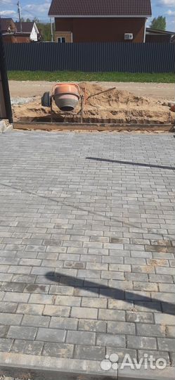 Бригада строителей